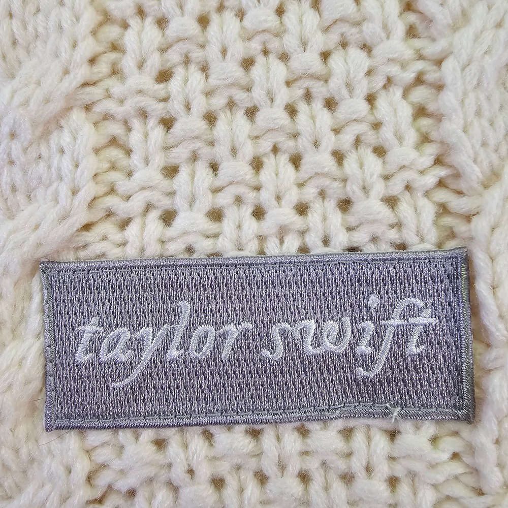 Taylor Swift Folklore Cardigan Scarf Cable Knit Silver Stars Official Merch - Picture 6 of 10